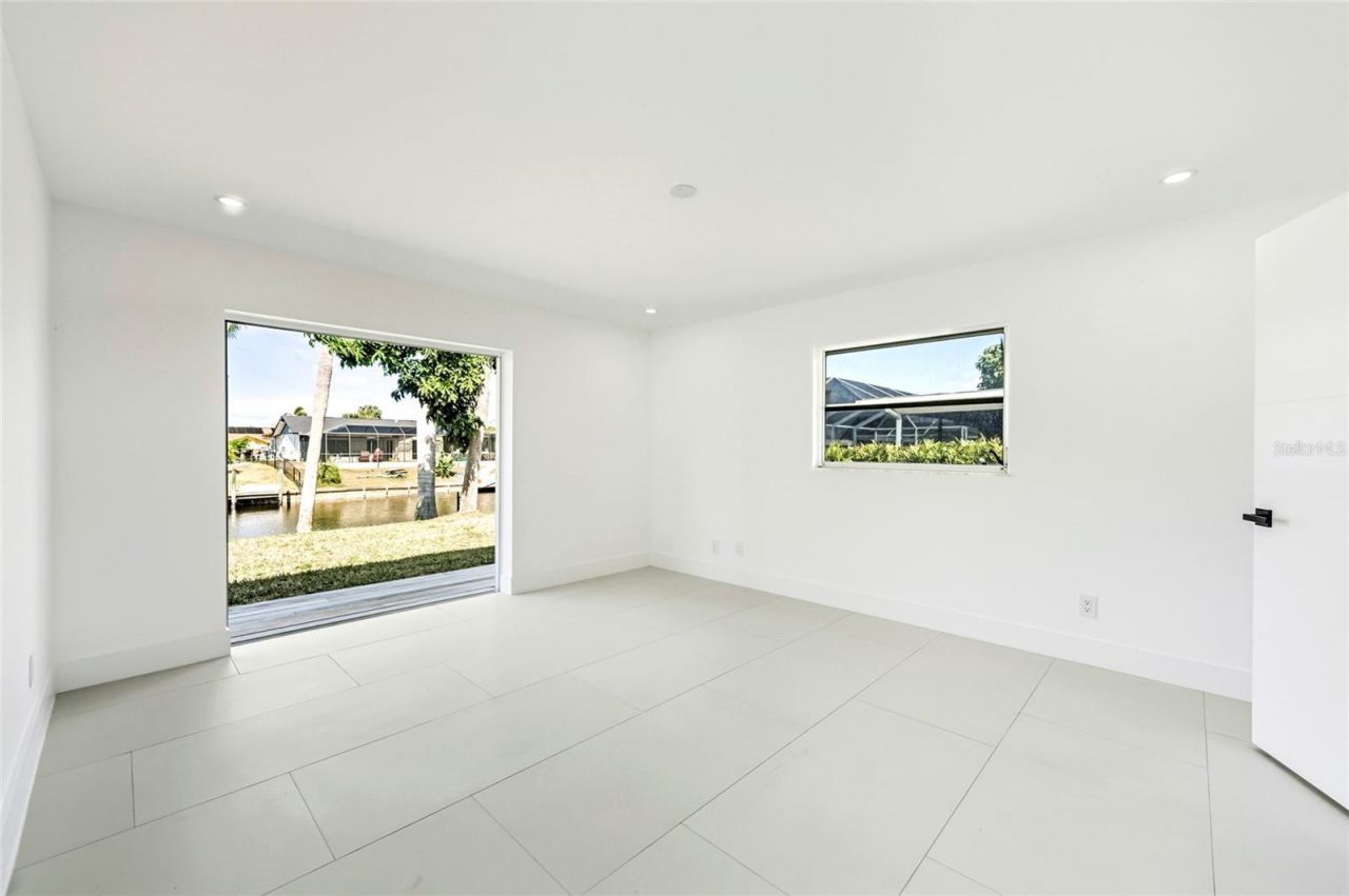 2031 SE 25th Lane, Cape Coral, FL 33904 Photo