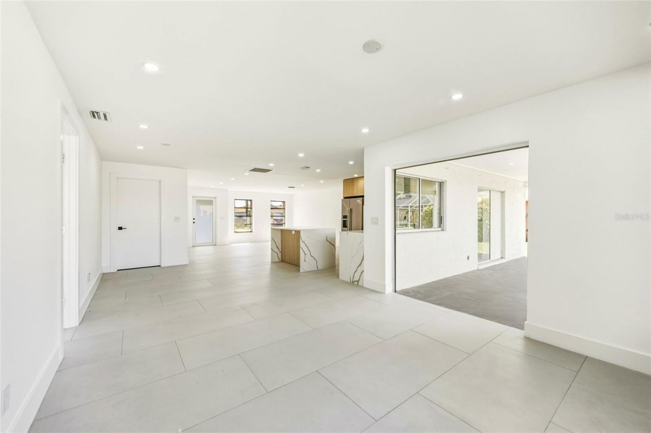 2031 SE 25th Lane, Cape Coral, FL 33904 Photo