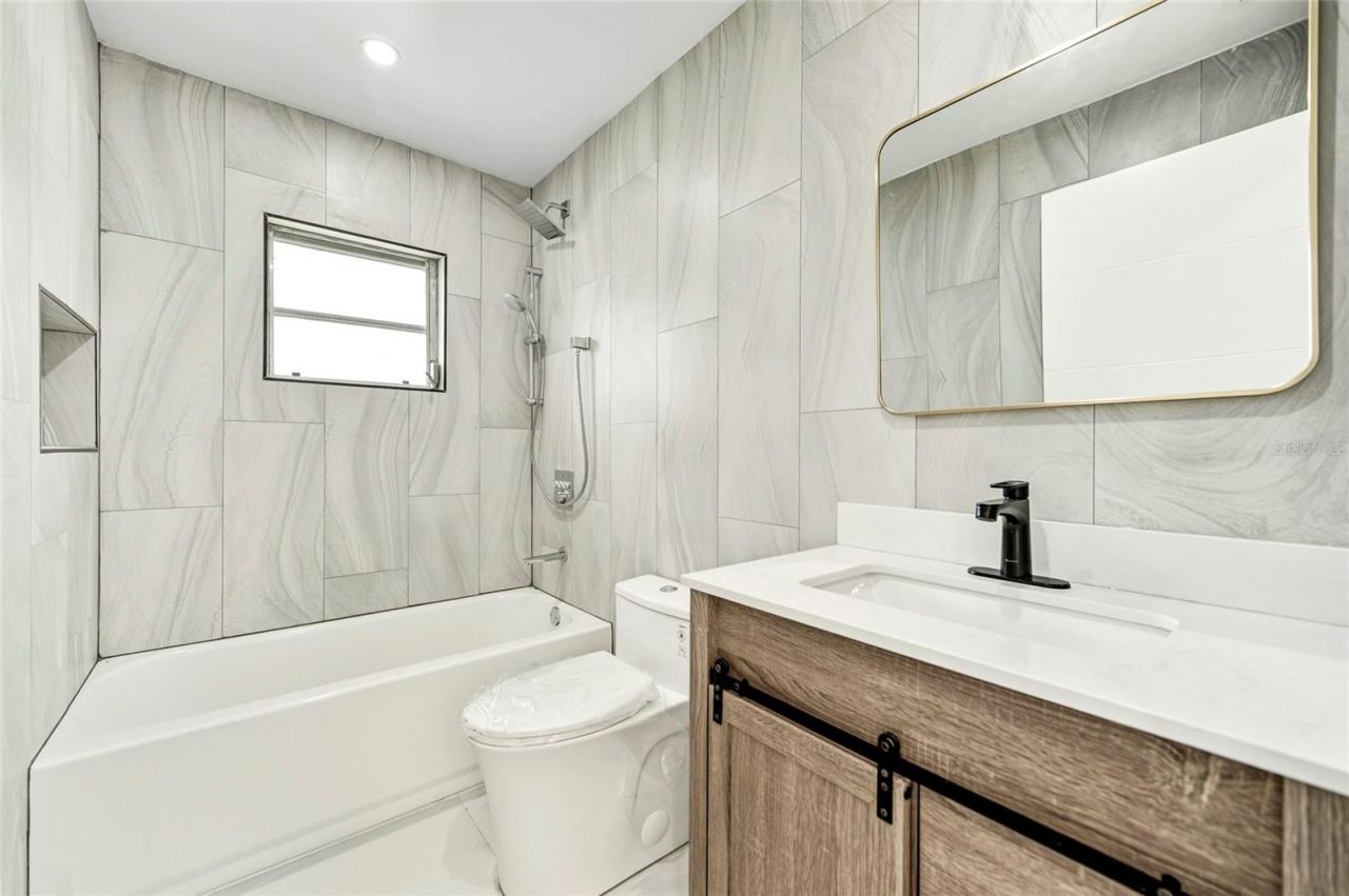 2031 SE 25th Lane, Cape Coral, FL 33904 Photo