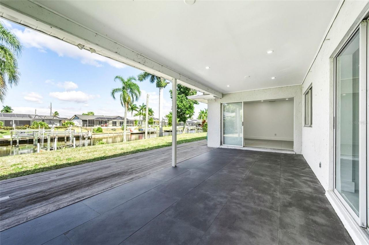 2031 SE 25th Lane, Cape Coral, FL 33904 Photo