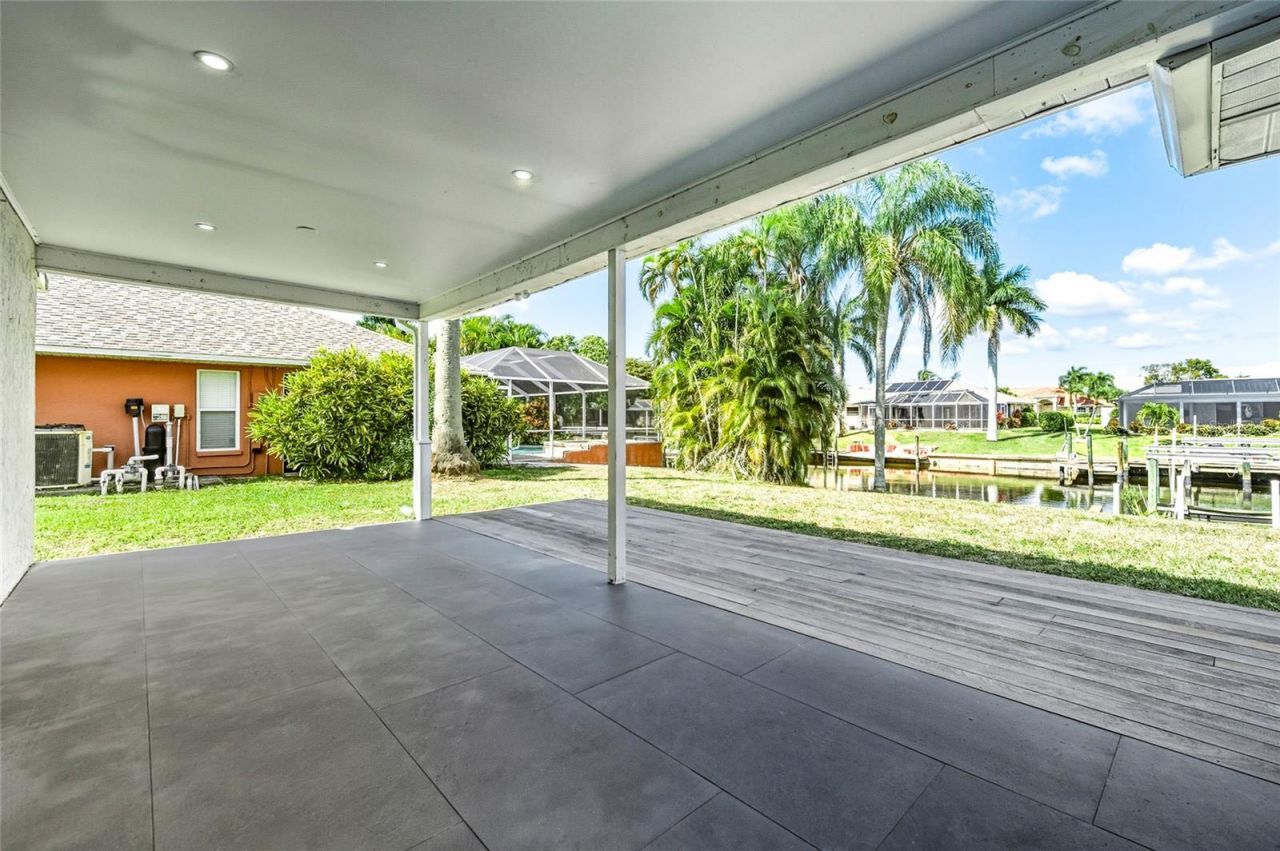 2031 SE 25th Lane, Cape Coral, FL 33904 Photo