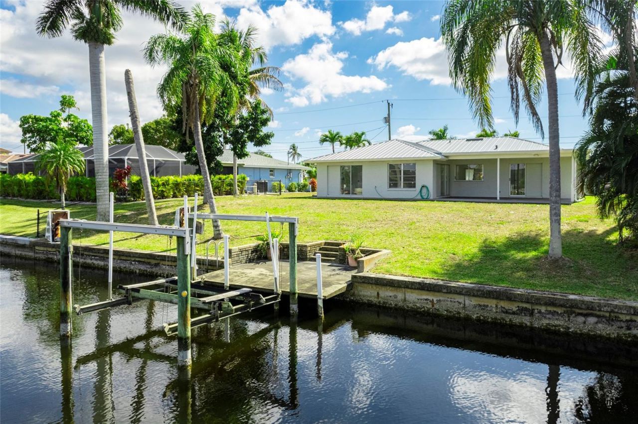 2031 SE 25th Lane, Cape Coral, FL 33904 Photo