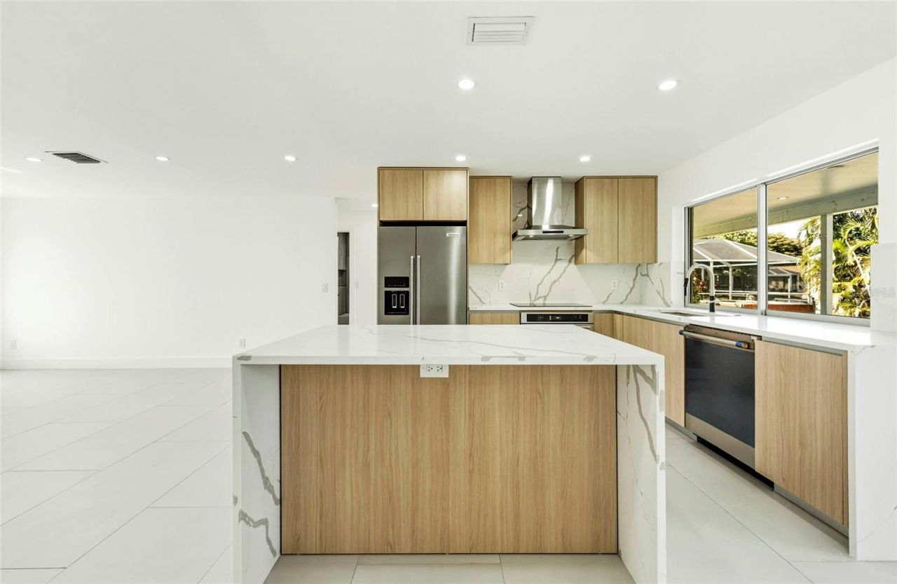 2031 SE 25th Lane, Cape Coral, FL 33904 Photo