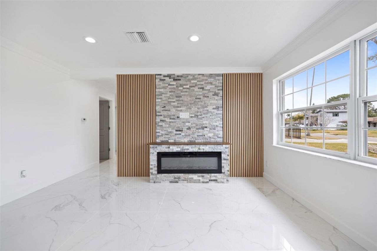 1817 Oregon Avenue Ne, Saint Petersburg, FL 33703 Photo