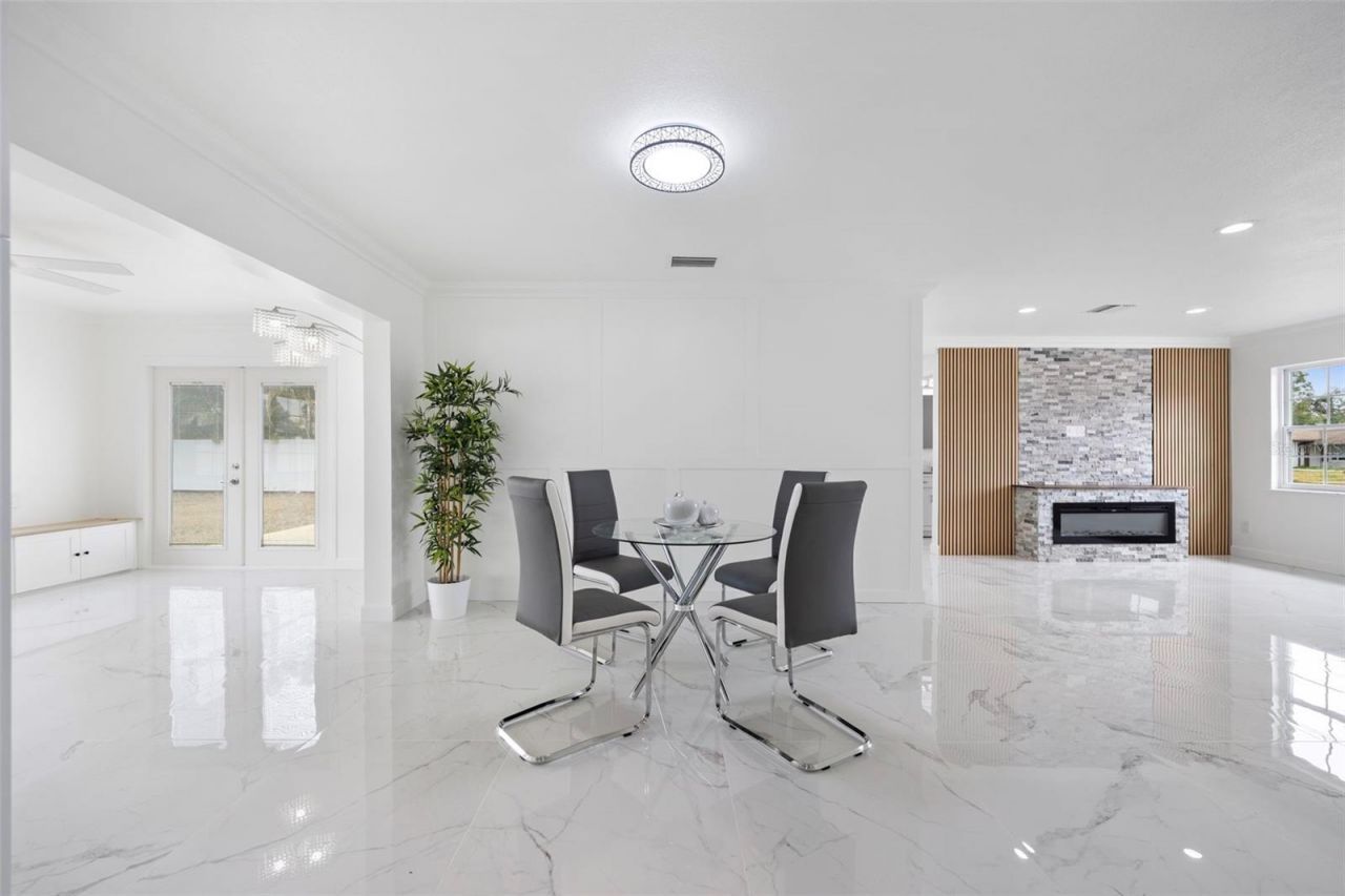 1817 Oregon Avenue Ne, Saint Petersburg, FL 33703 Photo