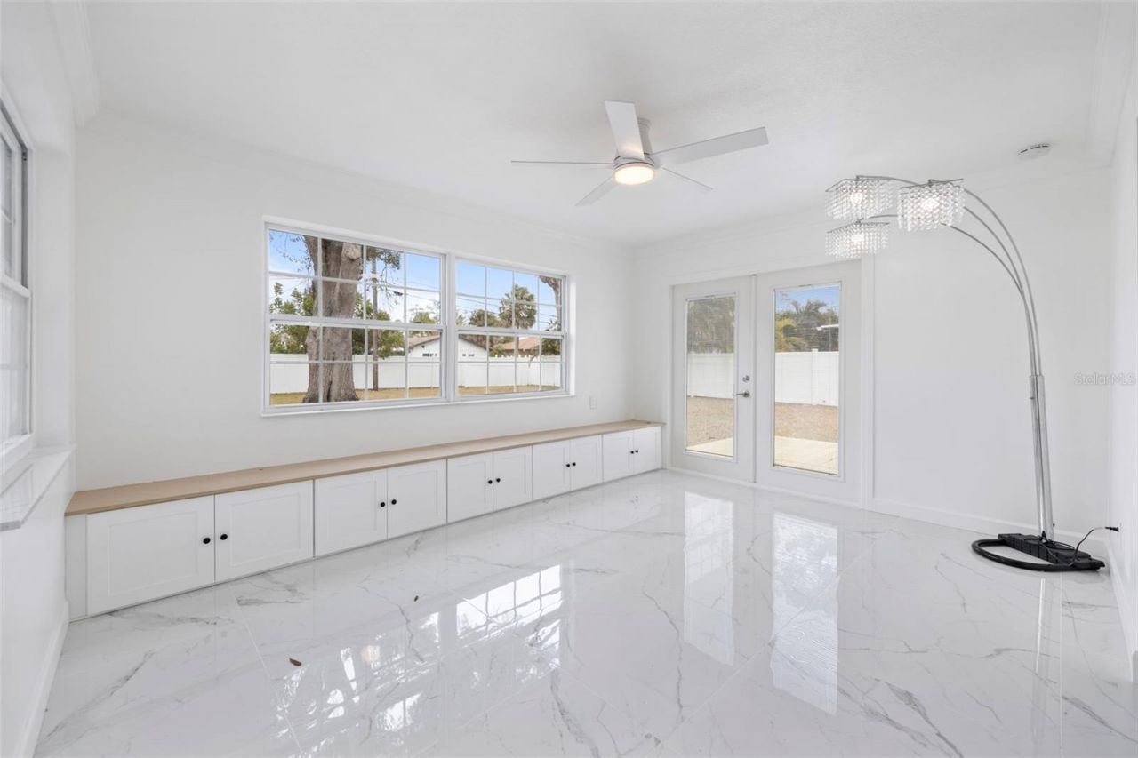 1817 Oregon Avenue Ne, Saint Petersburg, FL 33703 Photo