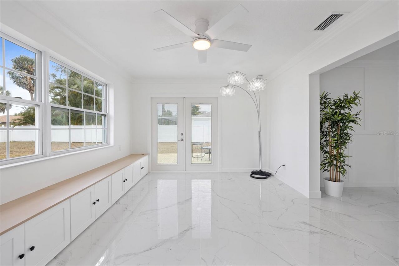 1817 Oregon Avenue Ne, Saint Petersburg, FL 33703 Photo