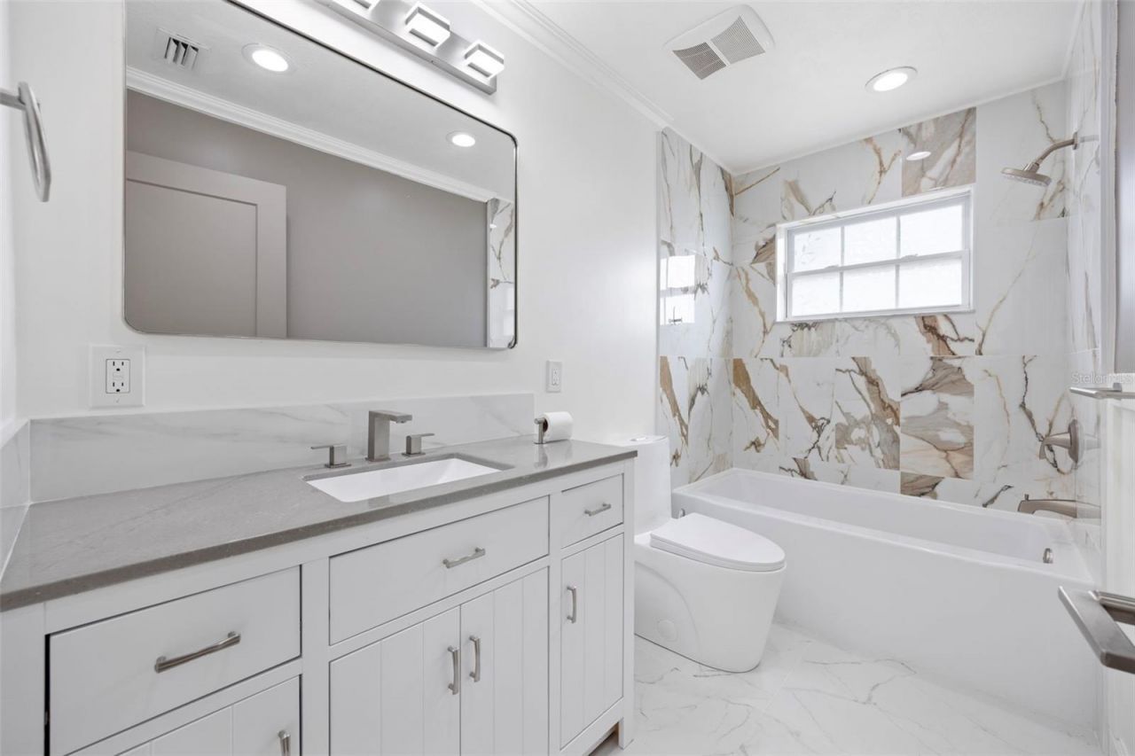 1817 Oregon Avenue Ne, Saint Petersburg, FL 33703 Photo