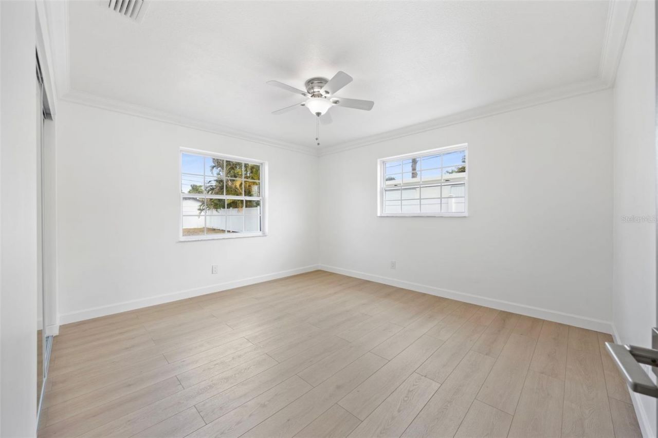 1817 Oregon Avenue Ne, Saint Petersburg, FL 33703 Photo