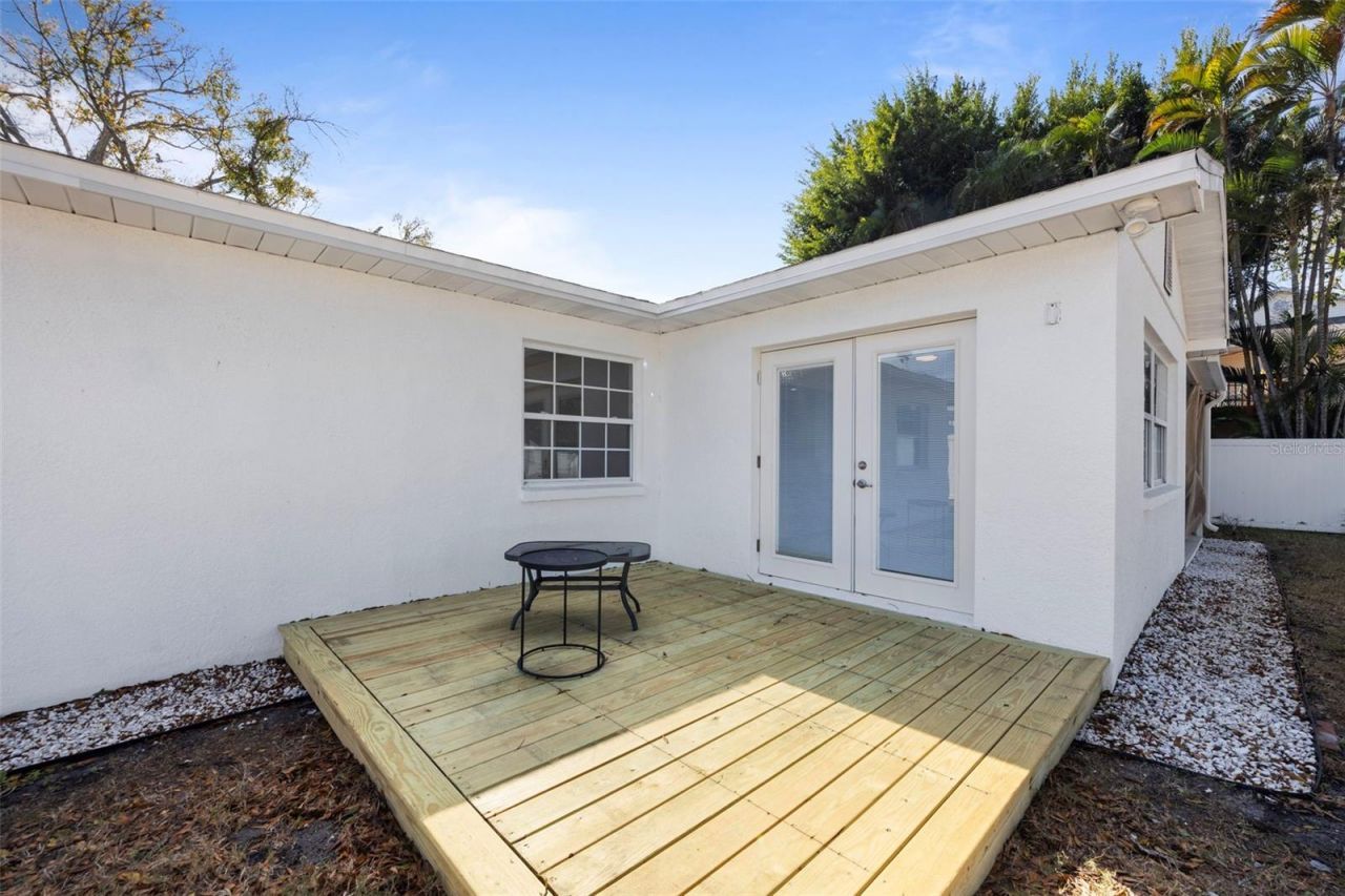 1817 Oregon Avenue Ne, Saint Petersburg, FL 33703 Photo