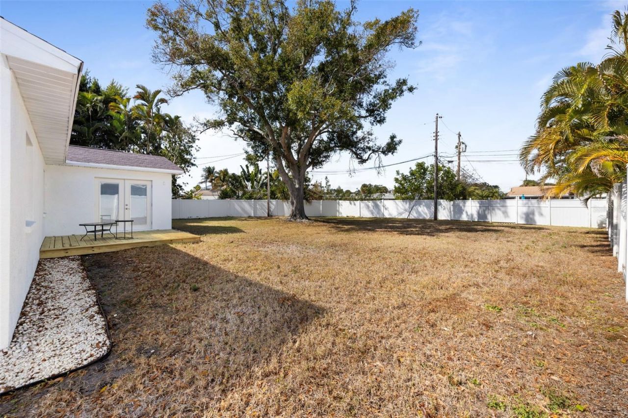 1817 Oregon Avenue Ne, Saint Petersburg, FL 33703 Photo