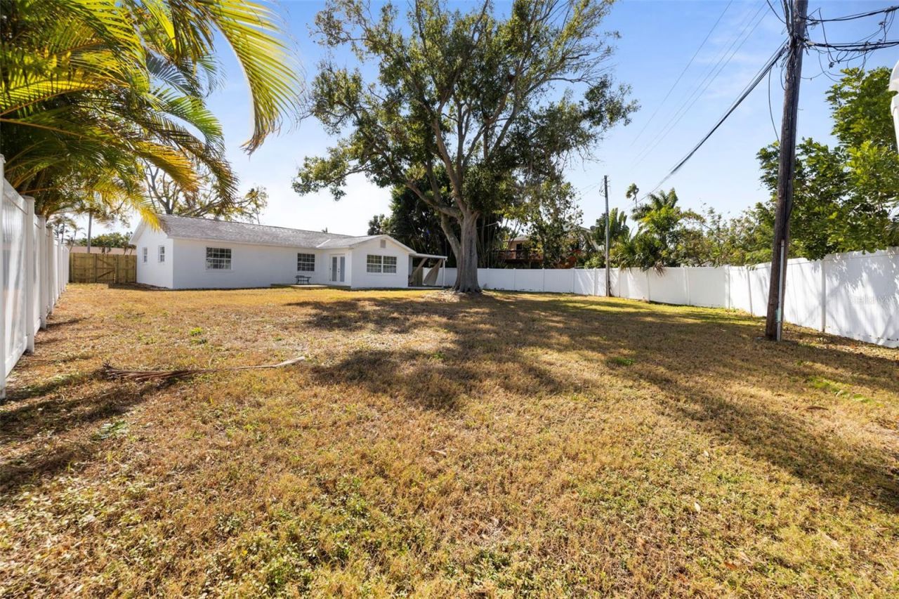 1817 Oregon Avenue Ne, Saint Petersburg, FL 33703 Photo