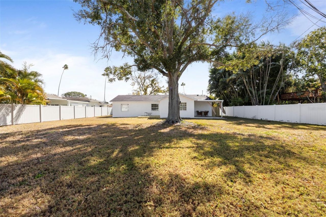 1817 Oregon Avenue Ne, Saint Petersburg, FL 33703 Photo