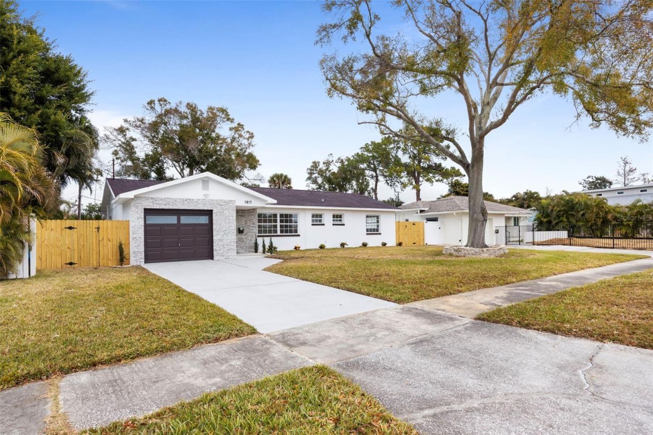 1817 Oregon Avenue Ne, Saint Petersburg, FL 33703 Photo