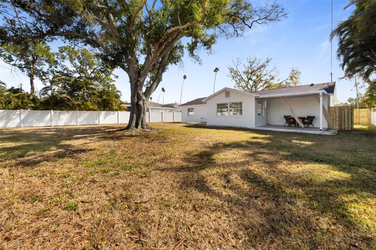 1817 Oregon Avenue Ne, Saint Petersburg, FL 33703 Photo