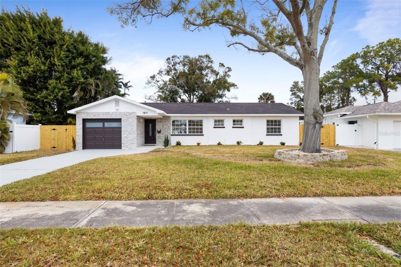 1817 Oregon Avenue Ne, Saint Petersburg, FL 33703 Photo