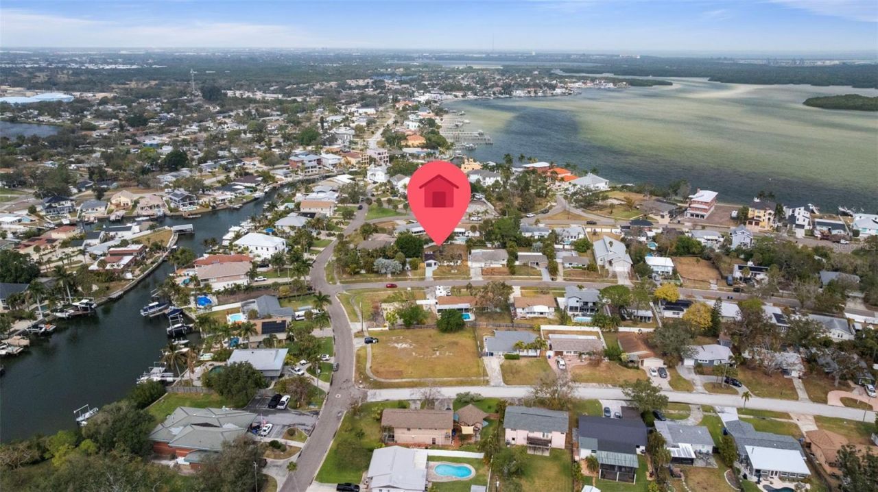 1817 Oregon Avenue Ne, Saint Petersburg, FL 33703 Photo