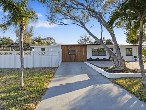 1600 CONNECTICUT AVENUE NE, ST PETERSBURG, FL 33703