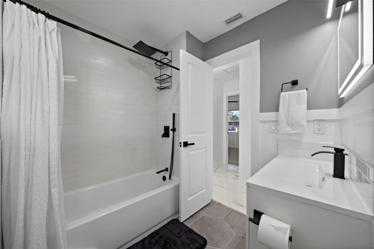 1600 Connecticut Avenue Ne, Saint Petersburg, FL 33703 Photo