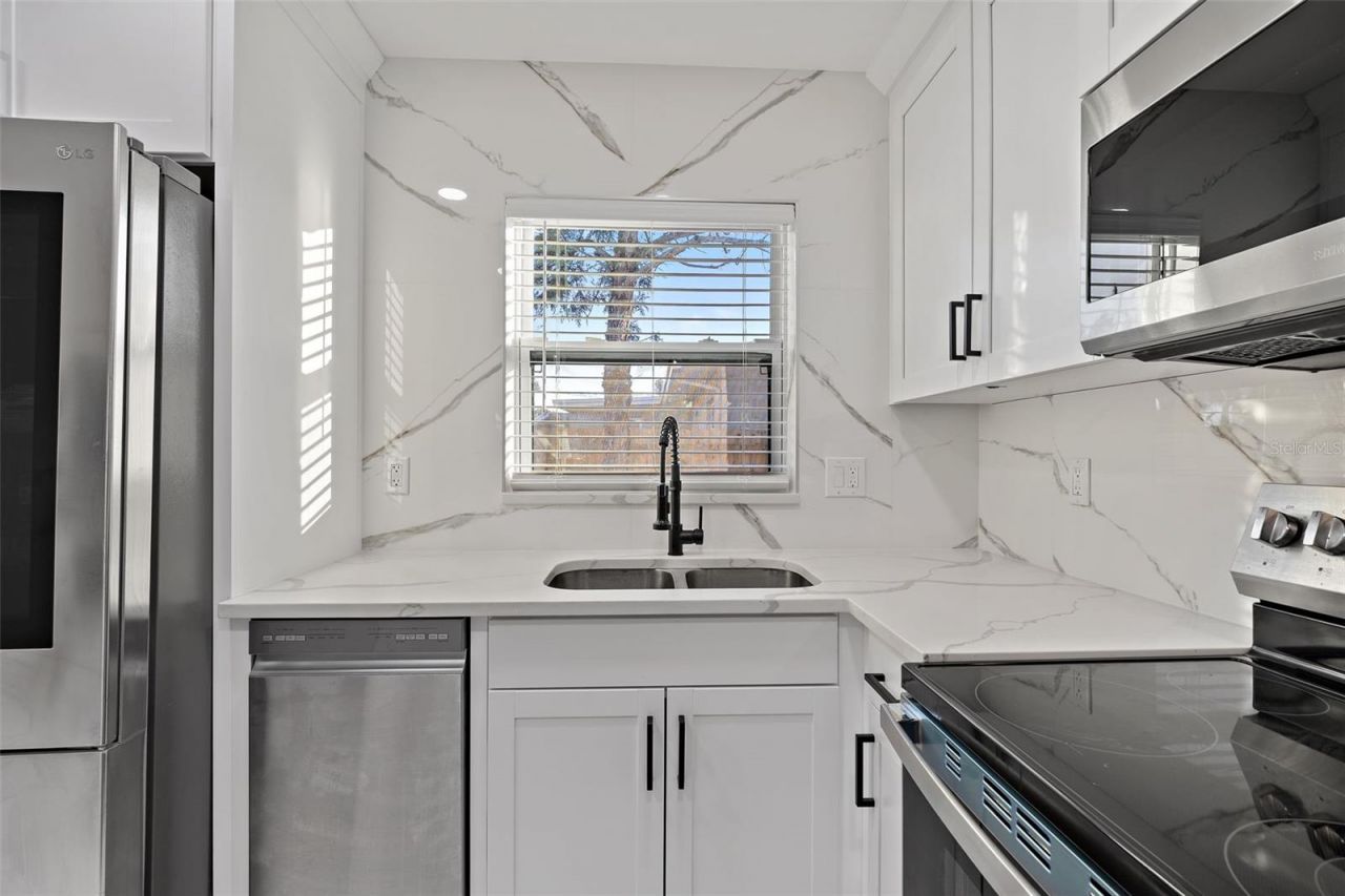 1600 Connecticut Avenue Ne, Saint Petersburg, FL 33703 Photo