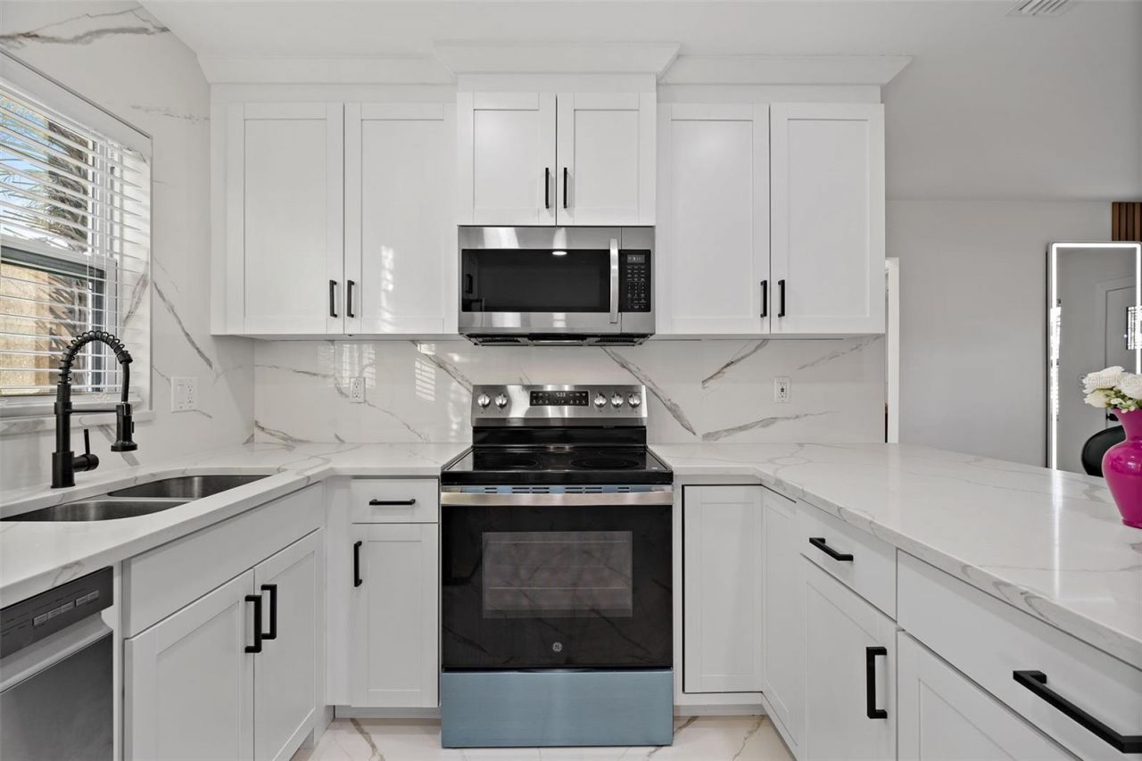 1600 Connecticut Avenue Ne, Saint Petersburg, FL 33703 Photo