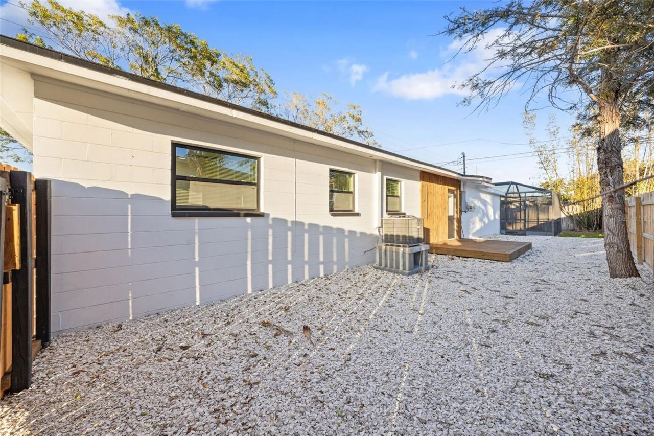 1600 Connecticut Avenue Ne, Saint Petersburg, FL 33703 Photo