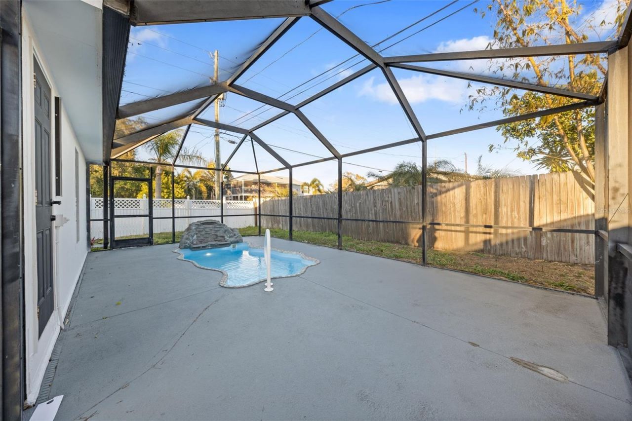 1600 Connecticut Avenue Ne, Saint Petersburg, FL 33703 Photo