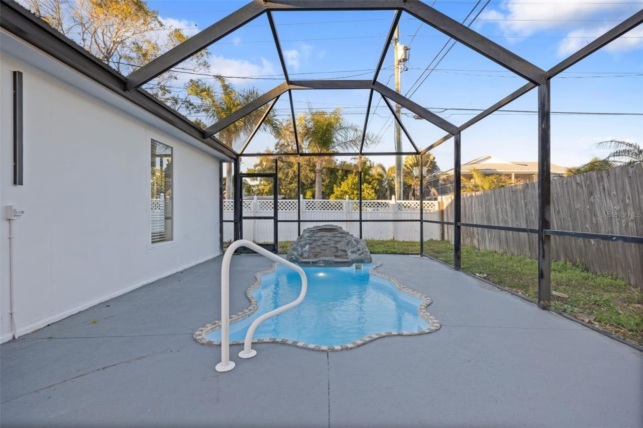 1600 Connecticut Avenue Ne, Saint Petersburg, FL 33703 Photo