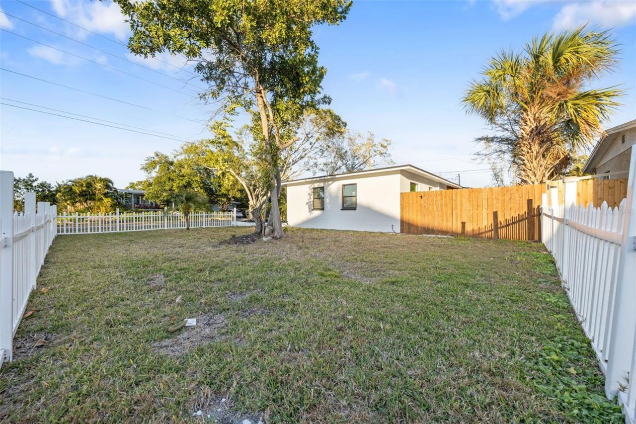 1600 Connecticut Avenue Ne, Saint Petersburg, FL 33703 Photo