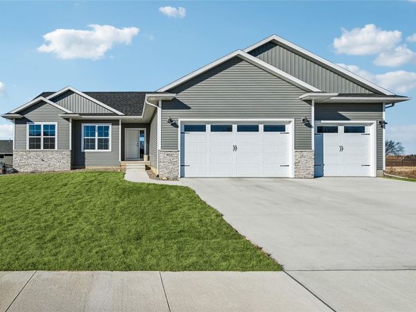 1024 Kettering Road, Marion, IA 52302