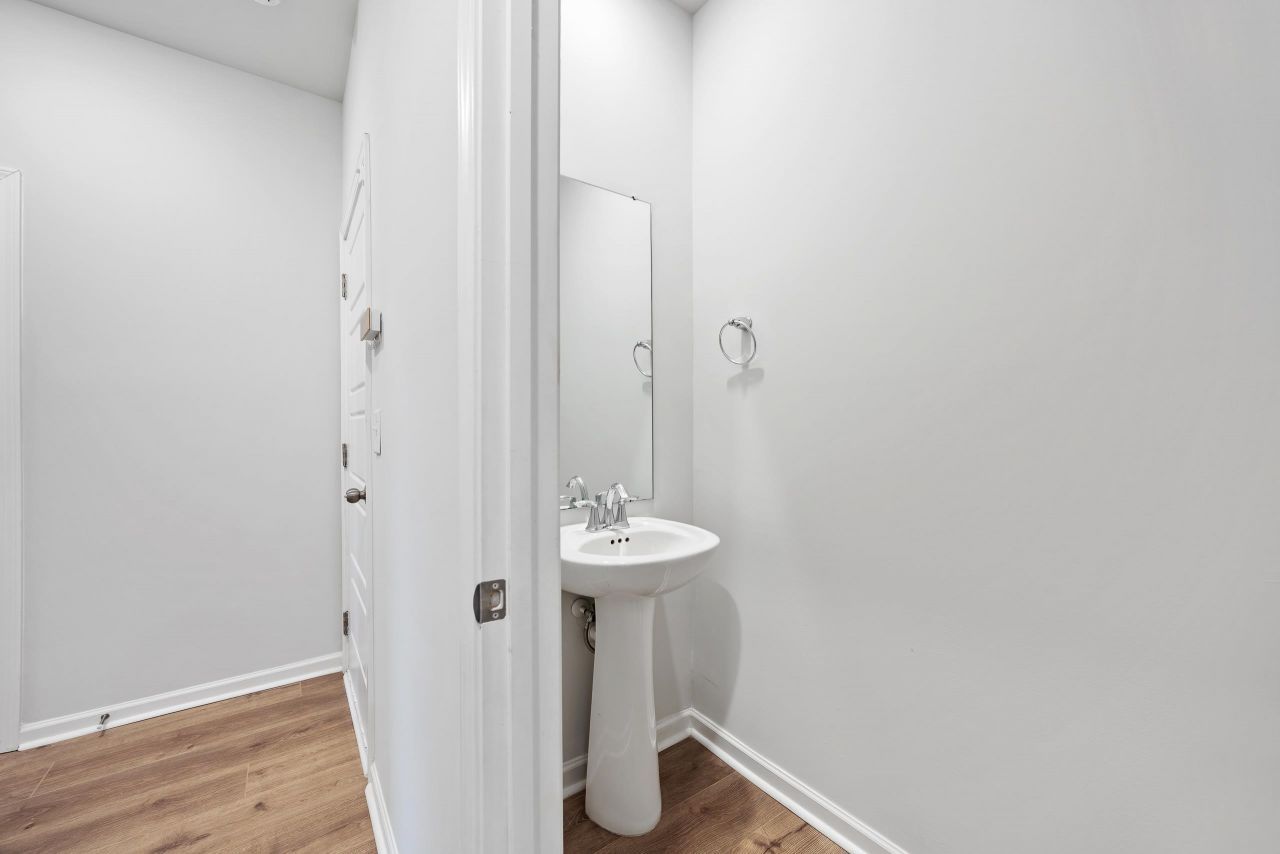 5724 Whitebark Dr. Photo 29