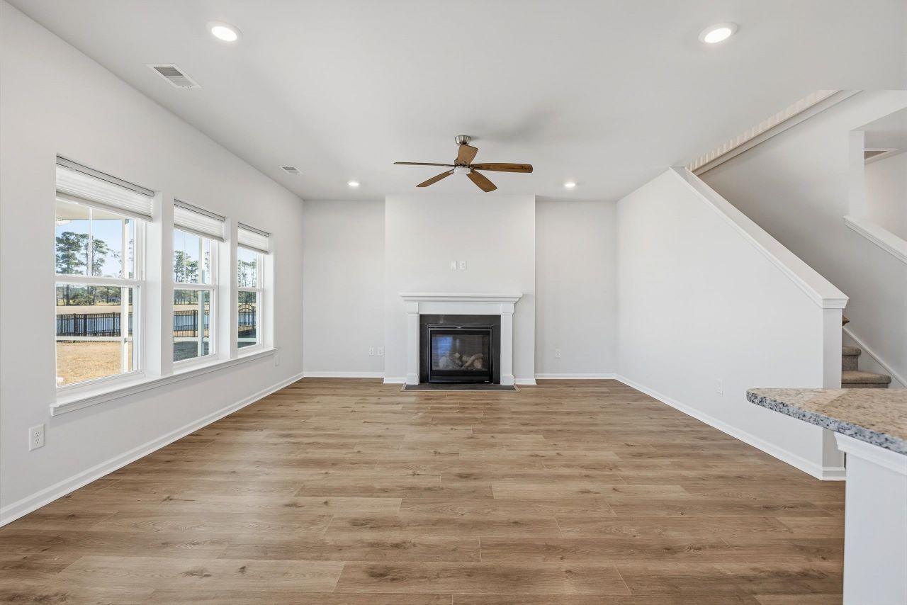 5724 Whitebark Dr. Photo 8