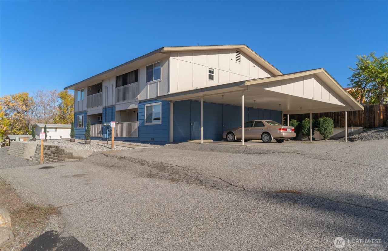 509 2nd Street Ne, East Wenatchee, WA 98802 Main Photo