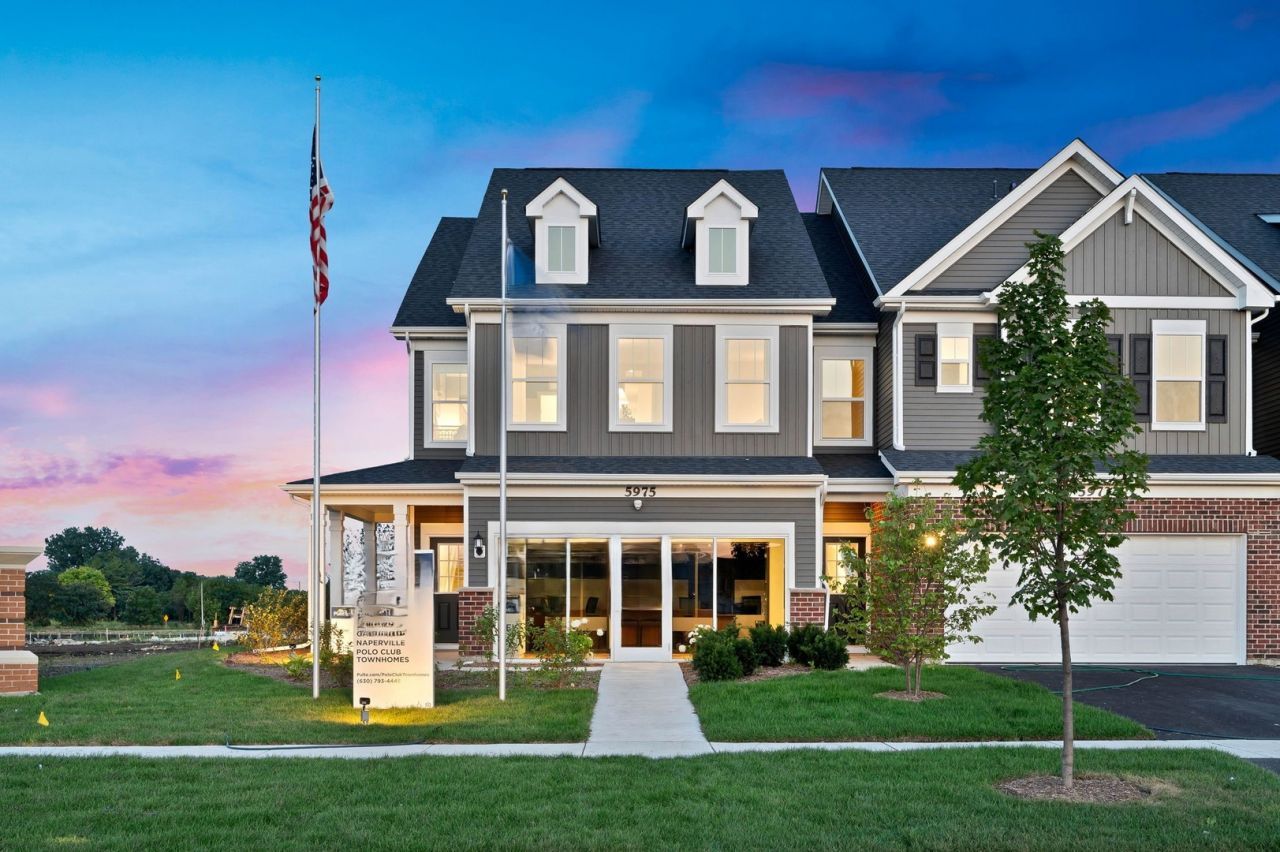 2304 Horseshoe Circle, Unit 08904, Naperville, IL 60564 Main Photo