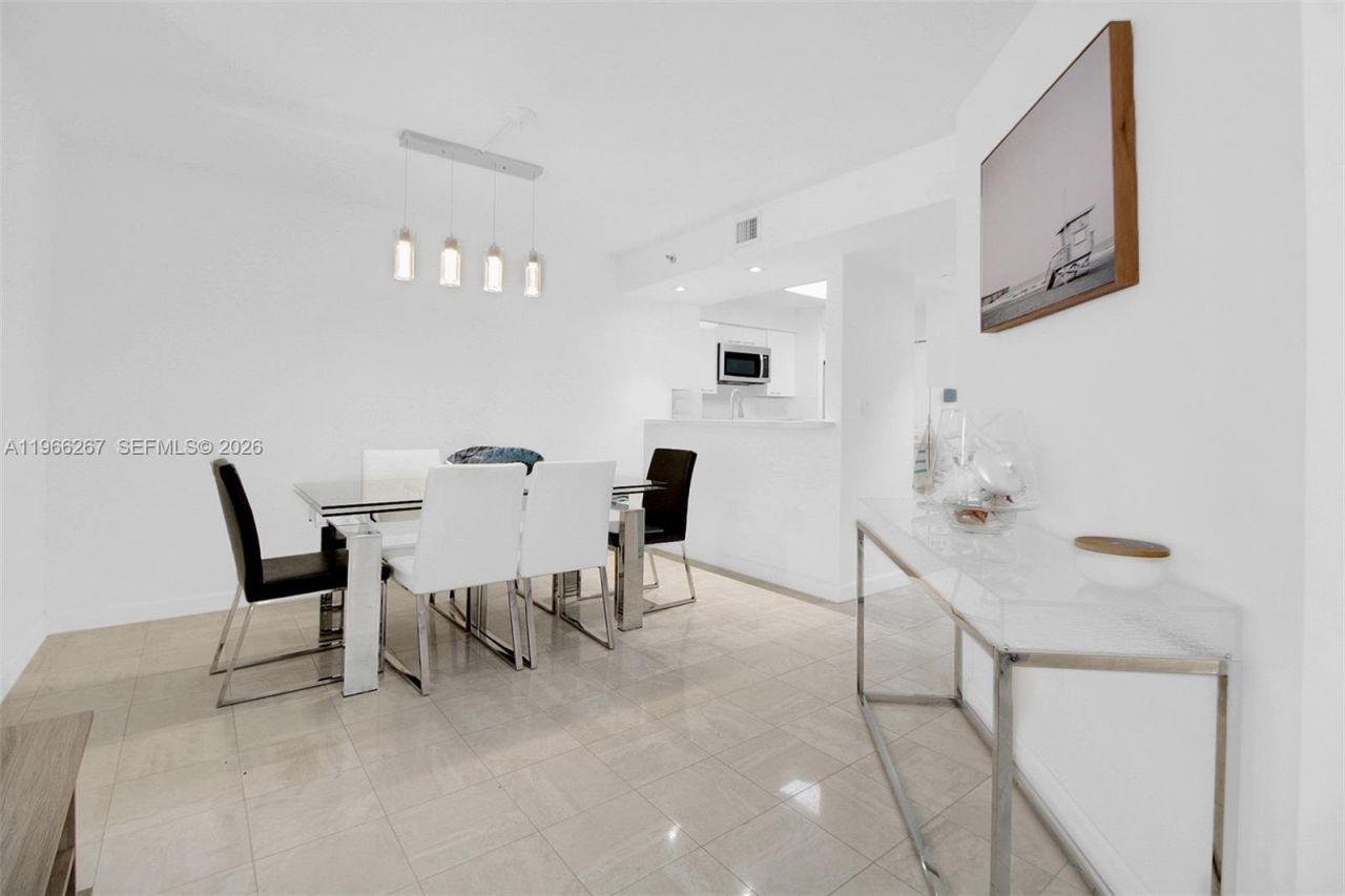 5757 Collins Ave , Unit 1003, Miami Beach, FL 33140 Photo