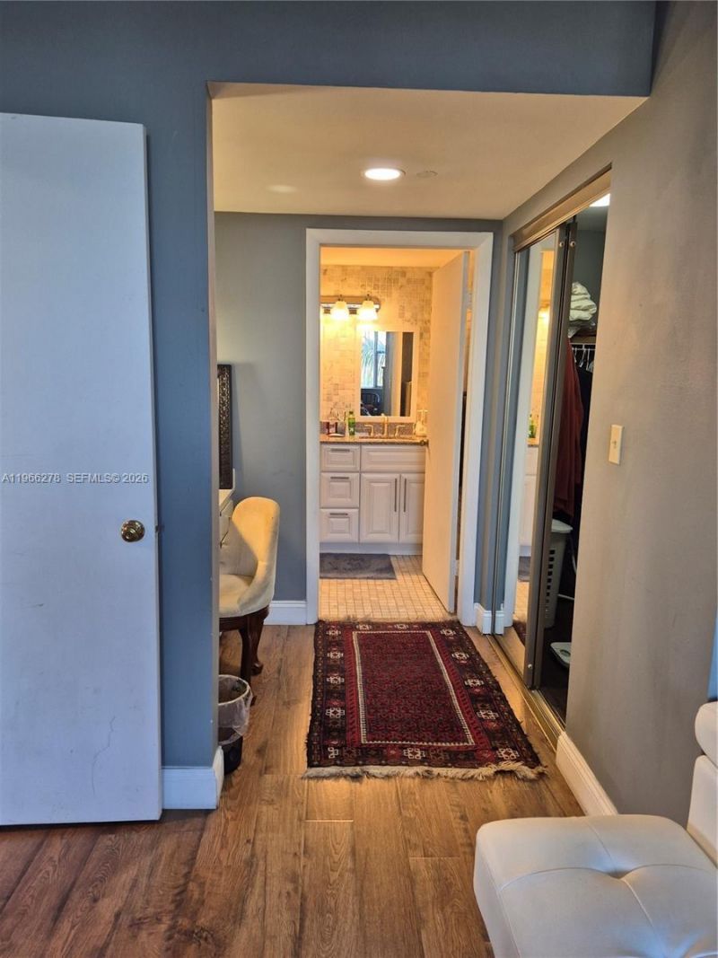 4001 Hillcrest Dr, Unit 416, Hollywood, FL 33021 Photo