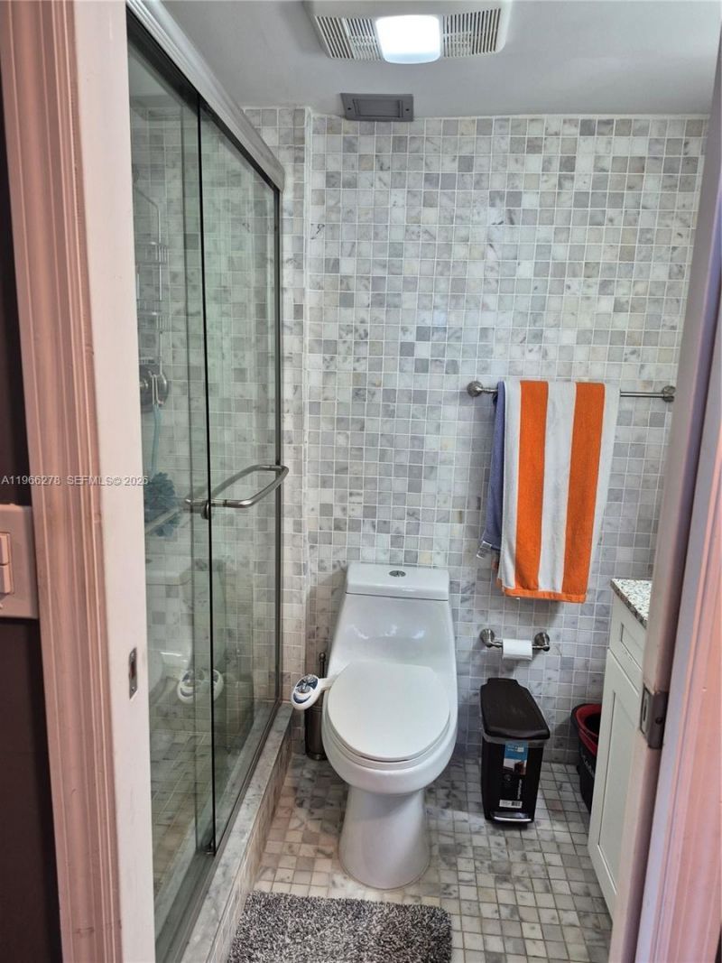 4001 Hillcrest Dr, Unit 416, Hollywood, FL 33021 Photo