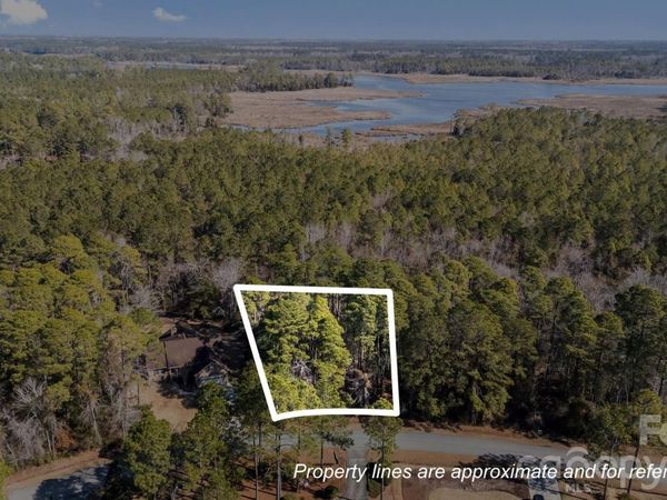 2067 Royal Pines Drive, New Bern, NC 28560