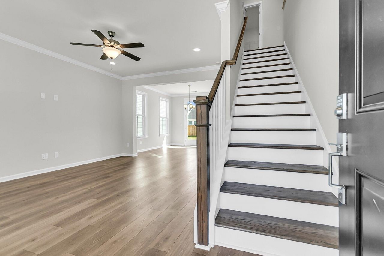 805 Abbey Gardens Lane Photo 2