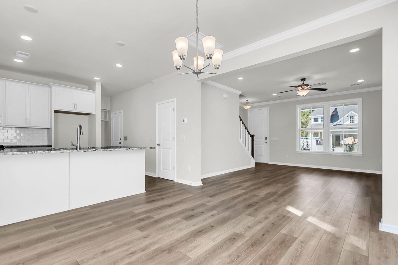 805 Abbey Gardens Lane Photo 7