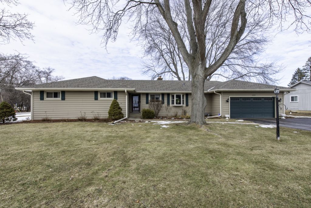 10222 W Bairstow Avenue, Beach Park, IL 60087 Main Photo