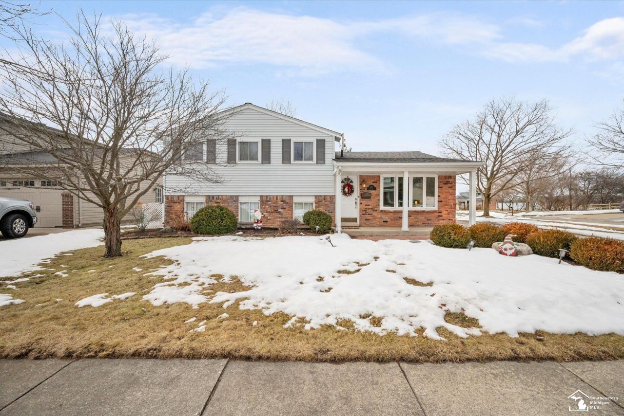 381 Armitage Drive, Monroe, MI 48162 Main Photo