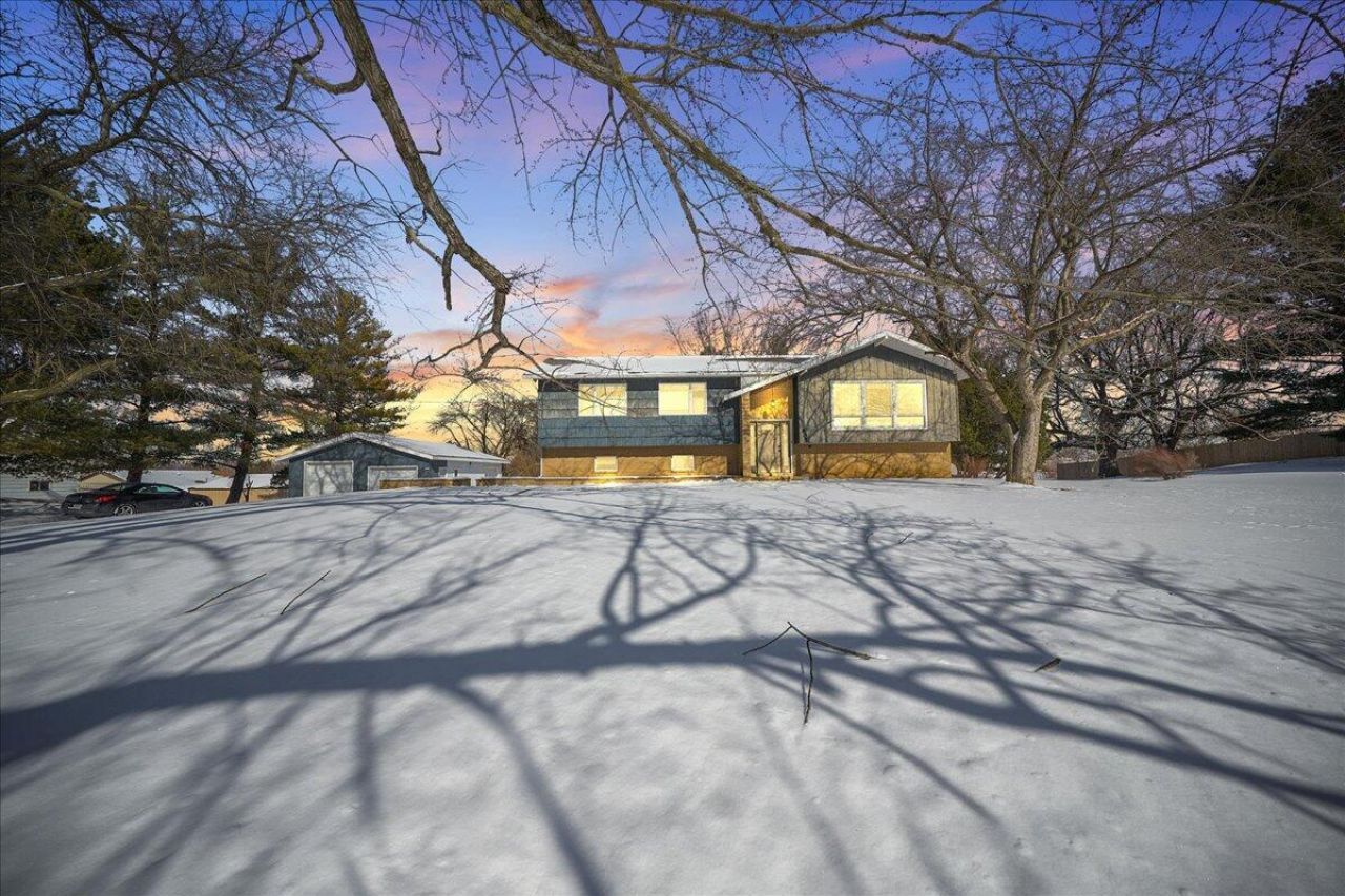 805 W Wilson Street, Hebron, IN 46341 Main Photo