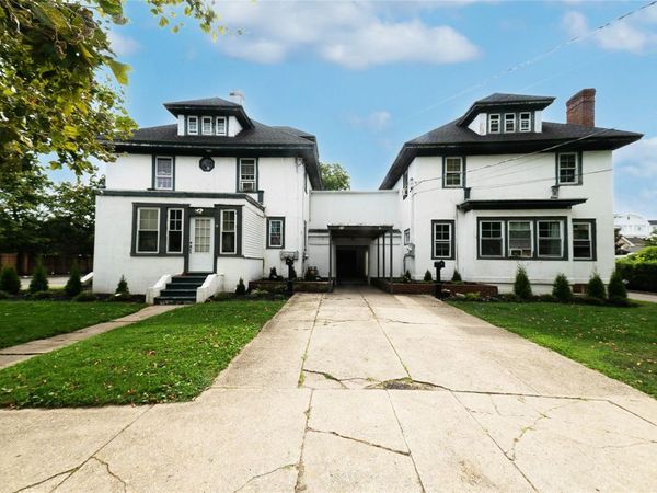 20-22 Bay Shore Avenue , Unit APT 20-1A, Bay Shore, NY 11706