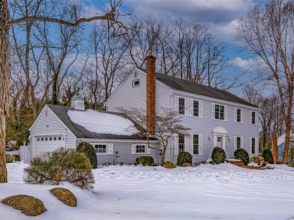 2 Sea View Lane, Mount Sinai, NY 11766