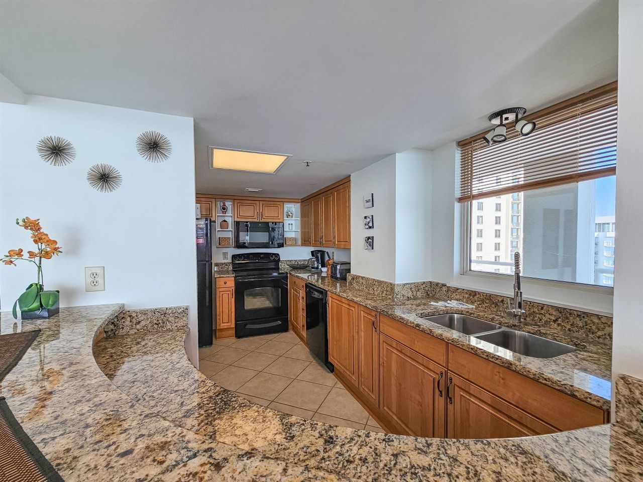 9840 Queensway Blvd. Photo 15