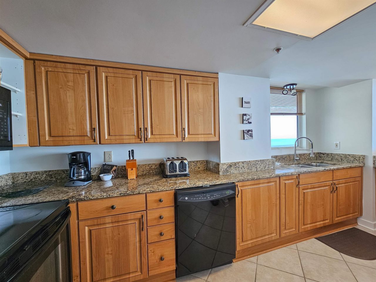 9840 Queensway Blvd. Photo 19