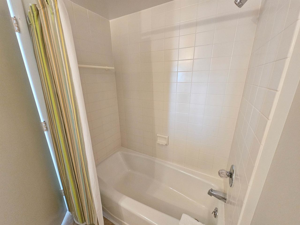 9840 Queensway Blvd. Photo 36