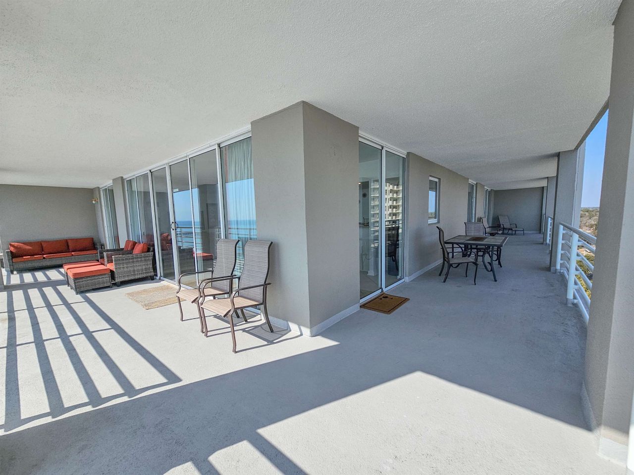 9840 Queensway Blvd. Photo 7