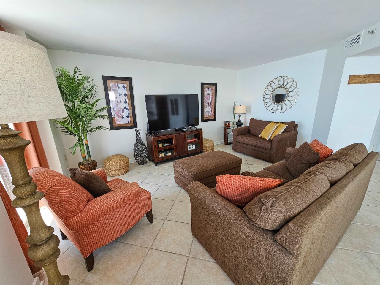 9840 Queensway Blvd. Photo 8